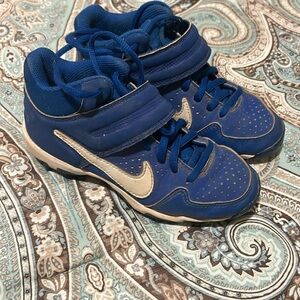 Boys baseball cleats